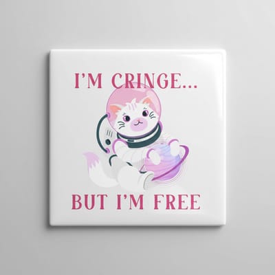 Schattige 15×15 cm Keramische Tegel – “I’m Cringe But I’m Free” Ruimtekat Illustratie Grappige Wanddecoratie