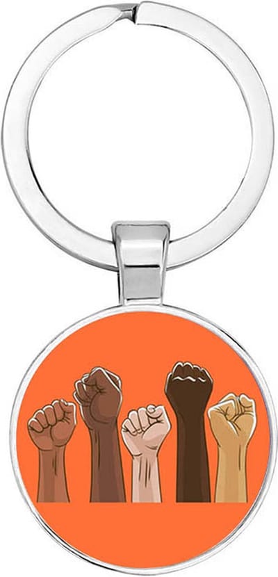 Akyol - Black lives matter Sleutelhanger - black lives matter - tegen racisme - anti racisme - BLM - liefde - verjaardagscadeau - 2,5 x 2,5 CM