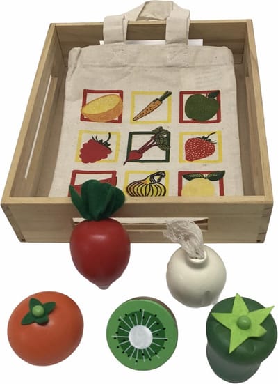 Houten groente en fruit met stoffen zakje en kistje