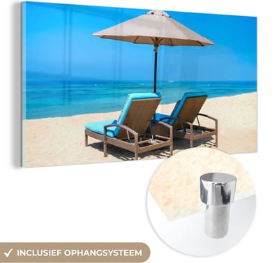 MuchoWow® Glasschilderij 40x20 cm - Schilderij acrylglas - Strandstoel - Parasol - Zomer - Zee - Foto op glas - Schilderijen
