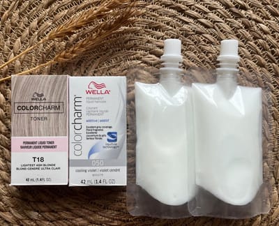 DUOPACK - Wella Color Charm Liquid Toner - T18&050 + developer - Lightest Ash Blonde / Cooling Violet - Wella toner - Haartoner - Asblond - Antigeel - Licht asblond - Platinum blond