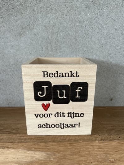 Pennenbakje van hout - Bedankt juf (hartje) voor dit fijne schooljaar - afscheid schooljaar - verjaardag juf - school - juffrouw - cadeau juf - bedankt cadeautje