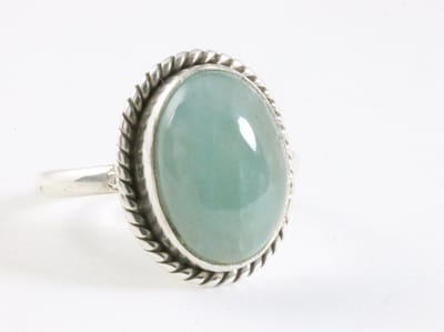 Bewerkte ovale zilveren ring met aquamarijn - maat 18.5