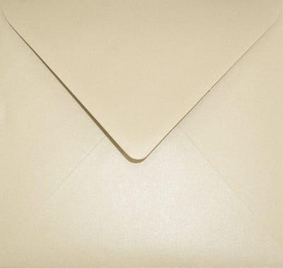 Metallic (parelmoer) Beige enveloppen vierkant K4-153 - 153 x 153 mm - 25 stuks - NK natgelijmde - 120 gram - Aster Metallic - Netuno