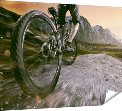 Gards Tuinposter Moutainbike Fietser in de Bergen - 160x120 cm - Tuindoek - Tuindecoratie - Wanddecoratie buiten - Tuinschilderij