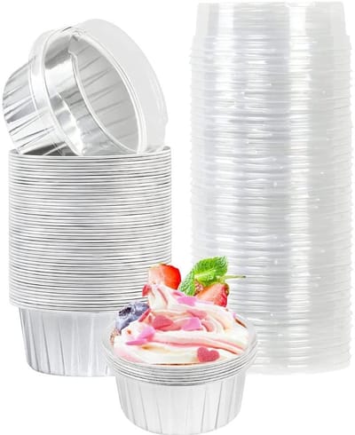 Dailygoods- Cupcake Bakvormen 50 Stuks - Aluminiumfolie - Wegwerp - Deksels - 5 oz - Stevig - Ideaal voor Desserts - Muffinvormpjes