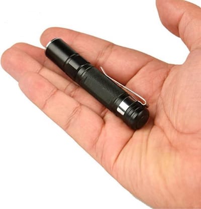 WiseGoods - Professionele LED Zaklamp - LED licht - Mini Zaklamp - Zaklamp met Klip - Penlight - Krachtige Zaklamp