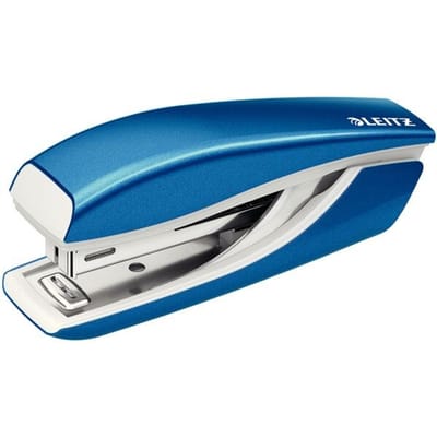 Leitz WOW Metalen Mini Nietmachine - Capaciteit Van 10 Vel - Inclusief Nietjes - Voor Kantoor En Thuiswerken - Ideaal Voor Thuiskantoor - Blauw