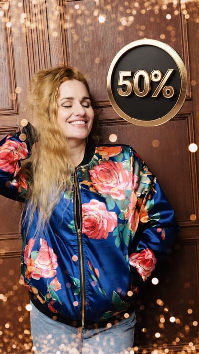 Kimomi Bomberjack Dames gebloemd - Satijnen Kimono stof - uniek japans design - blauw met bloemenprint - maat M