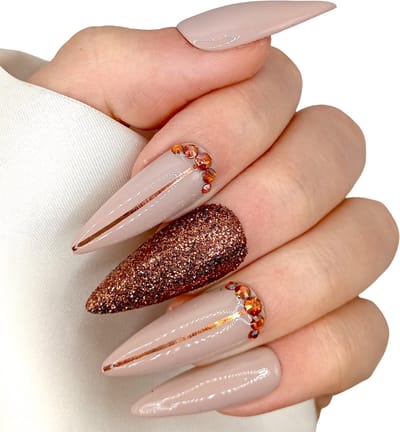 SD Press on Nails - No. 128 Calma - XL Stiletto - Nude Copper - Plaknagels - Gelnagels - Handgemaakte Nagels - 20 stuks - Cosplay - Accessoires - (gel)Nagellak - Nagelstudio - Nail Art - Nagels met lijm - XL Nageltips