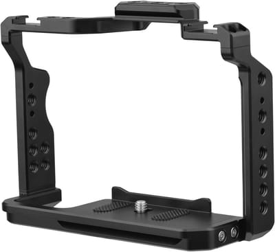 Aluminium Video Cage voor Sony A7IV/A7III/A7II met Dubbele Cold Shoe Bevestigingen en Meerdere 1/4 Inch Draadgaten voor Stabiliteit en Bescherming