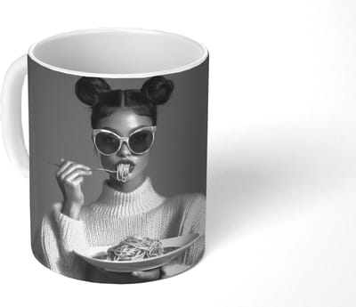 Mok - Koffiemok - Vrouw - Pasta - Zonnebril - Mokken - 350 ML - Beker - Koffiemokken - Theemok