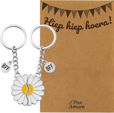 BFF Sleutelhanger voor 2 'Hiep Hiep Hoera' - Magnetische Bloem - Sleutelhanger set op Cadeau Kaartje - Zilverkleurig - Verjaardags Hanger - Pax Amare