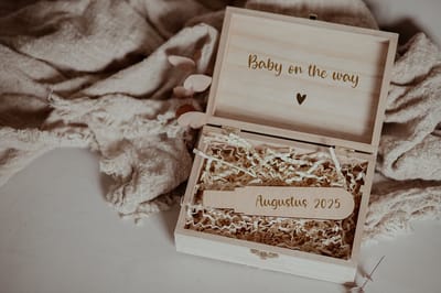 BolleToet - L kistje met hartje + zwangerschapstest - baby on the way - bekendmaking - zwanger