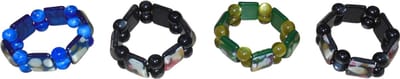 Armbanden blauw-zwart-groen-zwart met bolletjes en blokjes set van 4 stuks.