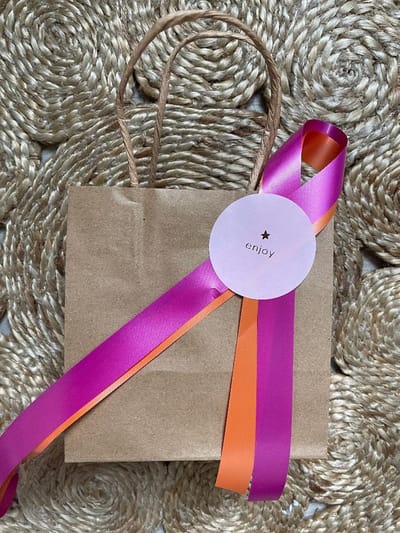 Luxe Kerst Bruine Kraft Papieren Feesttassen / Draagtas Eco - 14 cm Cadeautas / Tas Kerstmis - Merry Christmas - Draagtassen - Tas / Tasjes - Goodiebags / Draagtas - Zakjes - Gedraaid handvat | Kado - Cadeau - Geschenk - Verpakking - DH collection