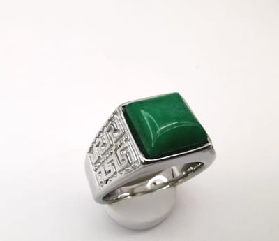 RVS Edelsteen groene Jade zilverkleurig Griekse design Ring. Maat 23. Vierkant ringen met beschermsteen. geweldige ring zelf te dragen of iemand cadeau te geven.