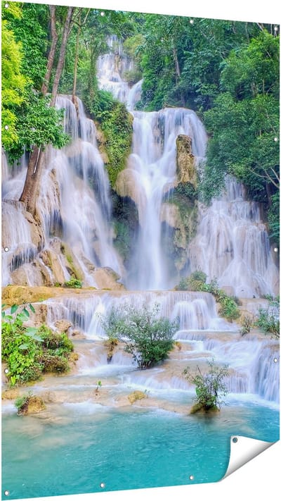 Gards Tuinposter Waterval in het Tropische Natuur - 120x180 cm - Tuindoek - Tuindecoratie - Wanddecoratie buiten - Tuinschilderij