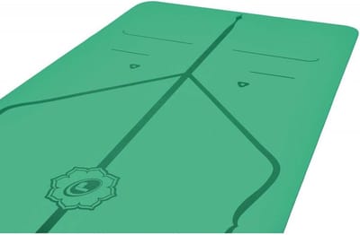 Liforme Compacte Reis Yogamat / Fitnessmat Groen - (66 x 180 x 0,2 cm) 1,6 kg | Inclusief Draagtas | Lichtgewicht & Reisvriendelijk | Uitstekende Grip & Snel Drogend | Milieuvriendelijk Rubber | AlignForMe Markeringen | Geschikt voor Yoga Onderweg