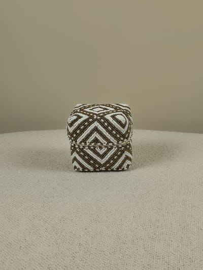 Blitzdeco - Balinees Offermandje - Elias - Handgemaakt Kralenmandje - Goud Wit - Boho Chic