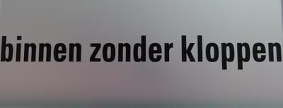 Aluminium deurbordje tekst: binnen zonder kloppen Zelfklevend | 130x50x0,5 mm | deur bordje binnen zonder kloppen