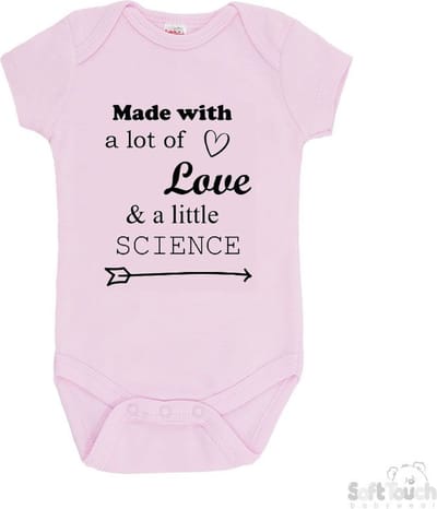 100% katoenen Romper "Made with a lot of love and a little bit of science? " Meisjes Katoen Roze/zwart Maat 56/62