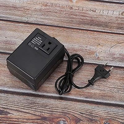 Krachtige 300W Spanningsomvormer voor AC 220V naar 110V met EU Plug - Ideaal voor Apparaten en Reisgebruik