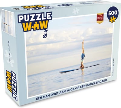 Puzzel Een man doet aan yoga op een paddleboard - Legpuzzel - Puzzel 500 stukjes