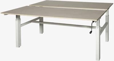 Romeo Duo werkplek, zit/zit hoogte verstelbaar dmv slinger (62-85cm) voorzien van 160x80/80cm logan eiken 25mm melamine bladen en aluminium H-poot frame