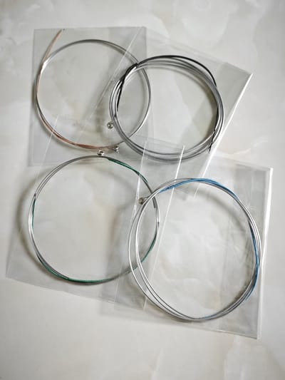 WK Professionele 4/4 & 3/4 Cello Snareset – Aluminium-Magnesium Legering – Rijke Lage Tonen & Sprankelende Hoge Tonen – Snelle Respons & Perfecte Balans