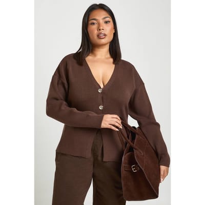 boohoo Dames Plus Gouden Knoop Split Zoom Compact Gebreid Vest | Mokka | Maat: 24-26