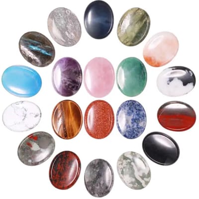 Kristal Edelstenen Set 7 Chakra Symbolen - Met informatie chakra flyer - Ovaal Rode Jaspis///Rozenkwarts/Sodaliet/Lapis Lazuli/Amethist - Zwarte Obsidiaan Bonussteen - Organza zakje -Driehoek - Meditatie Chakrahealing - Spiritueel Cadeau - Paar