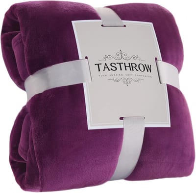 TASTHROW Lilac Fleece Blanket, 150 x 200 cm, Super Soft Sofa Blanket, Warm Blanket for Bed, Sofa for Cosy and Thick Bedspread for All Seasons