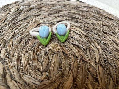Jouwknipjes - haarelastiek tulp blauw - kinderelastiekjes - haarelastiekjes meisjes - - elastiekjes klein - elastiekjes kinderen - elastiekjes haar meisje - mooie haarelastiekjes meisje - haaraccessoires kinderen