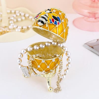 Handgeschilderde vintage sieradenbox in paasei-stijl met decoratieve rhinestones, hinged ontwerp voor ringen en kettingen