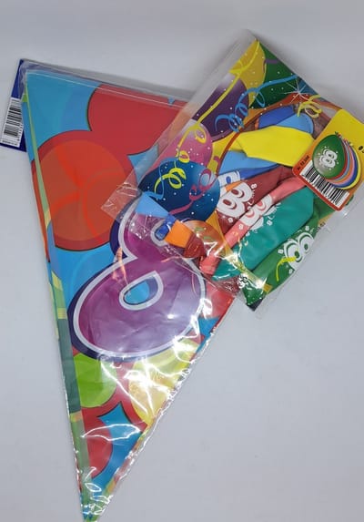 versierpakket 8 jaar vlaggenlijn en ballonnen voor vrolijke verjaardag