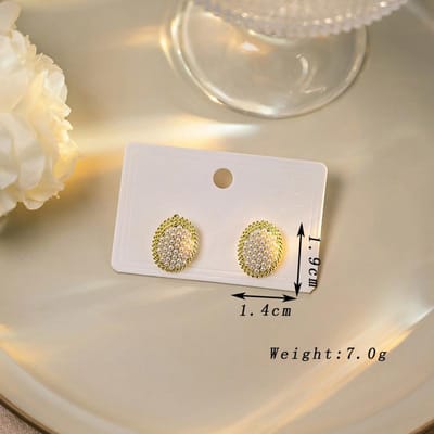 Oorbellen met mini-imitatieparels voor dames, trendy gouden ovale oorstekers, feestelijke retro geometrische sieraden white