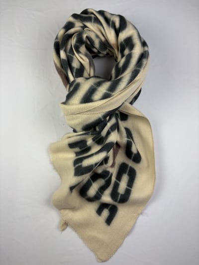 Elegante wintersjaal voor dames van dikke warme stof 80% viscose met 20% wol