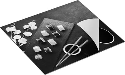 Chefcare Inductie Beschermer Sushi met Bloemen op Zwarte Marmer - Zwart Wit - 60x50 cm - Afdekplaat Inductie - Kookplaat Beschermer - Inductie Mat