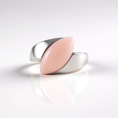 Cavill - 925 Sterling Zilver Ring - Platina-gecoate Zilveren Damesring - 5,23 ct Peruanse Roze Opaal Marquise Cabochon - Verstelbaar Elegant Design