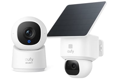 eufy Security Solo Camera E30 – SoloCam - 2K HD-resolutie – 360° Pan & 70° Tilt – AI Auto Lock en Tracking – Zonne-energie met SolarPlus™ Technologie + Indoor Cam C220 - beveiligingscamera met 2K resolutie en 360° PTZ