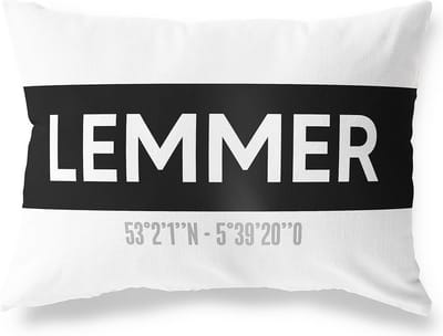 Tuinkussen LEMMER - FRIESLAND met coördinaten - Buitenkussen - Bootkussen - Weerbestendig - Jouw Plaats - Studio216 - Modern - Zwart-Wit - 50x30cm