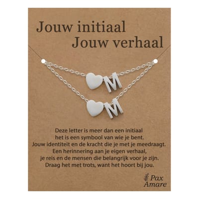 Letter M ketting + armband set op Cadeau Kaartje - Jouw initiaal, jouw verhaal - Zilverkleurig Stainless Steel - Initiaal & Hartje Hanger - Pax Amare