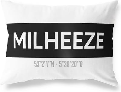Tuinkussen MILHEEZE - NOORD-BRABANT met coördinaten - Buitenkussen - Bootkussen - Weerbestendig - Jouw Plaats - Studio216 - Modern - Zwart-Wit - 50x30cm