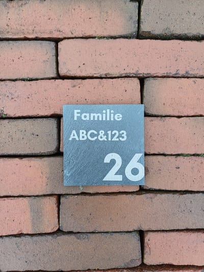Leisteen Huisnummer - Naamplaat 10x10cm modern personaliseerbaar met naam en huisnummer