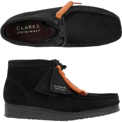 CLARKS Schnürschuhe Wallabee Boot. Black Sde