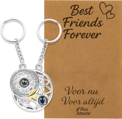 BFF Sleutelhanger voor 2 'Best Friends Forever' - Rondjes ILY IN 100 TALEN - Sleutelhangers op Cadeau Kaartje - Zilverkleurig - Vriendschap Symbool - Pax Amare