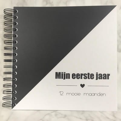 Invulboek 'Mijn eerste jaar' ZWART - fotoboek - baby’s eerste jaar