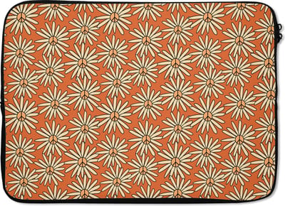 Laptophoes 13 inch - Patronen - Vintage - Bloem - Oranje - Laptop sleeve - Binnenmaat 32x22,5 cm - Zwarte achterkant - Back to school spullen - Schoolspullen jongens en meisjes middelbare school - Macbook air hoes - Chromebook sleeve