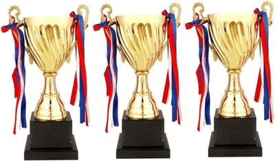 Trofee Bekers - Winnaars Prijzen - Wedstrijd Beloning - Met Speler Figuur - Set van 3 - Goud